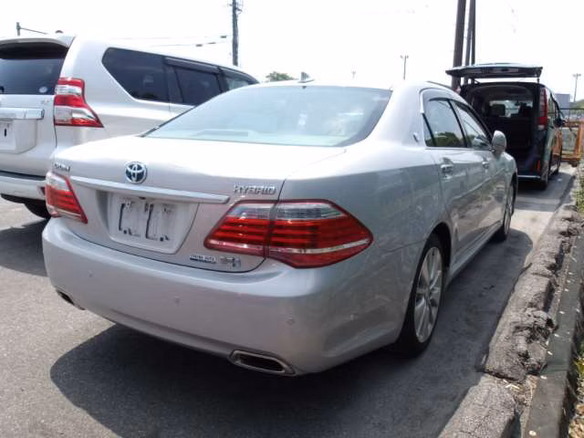 TOYOTA CROWN