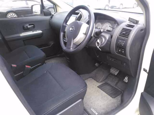 NISSAN LAFESTA