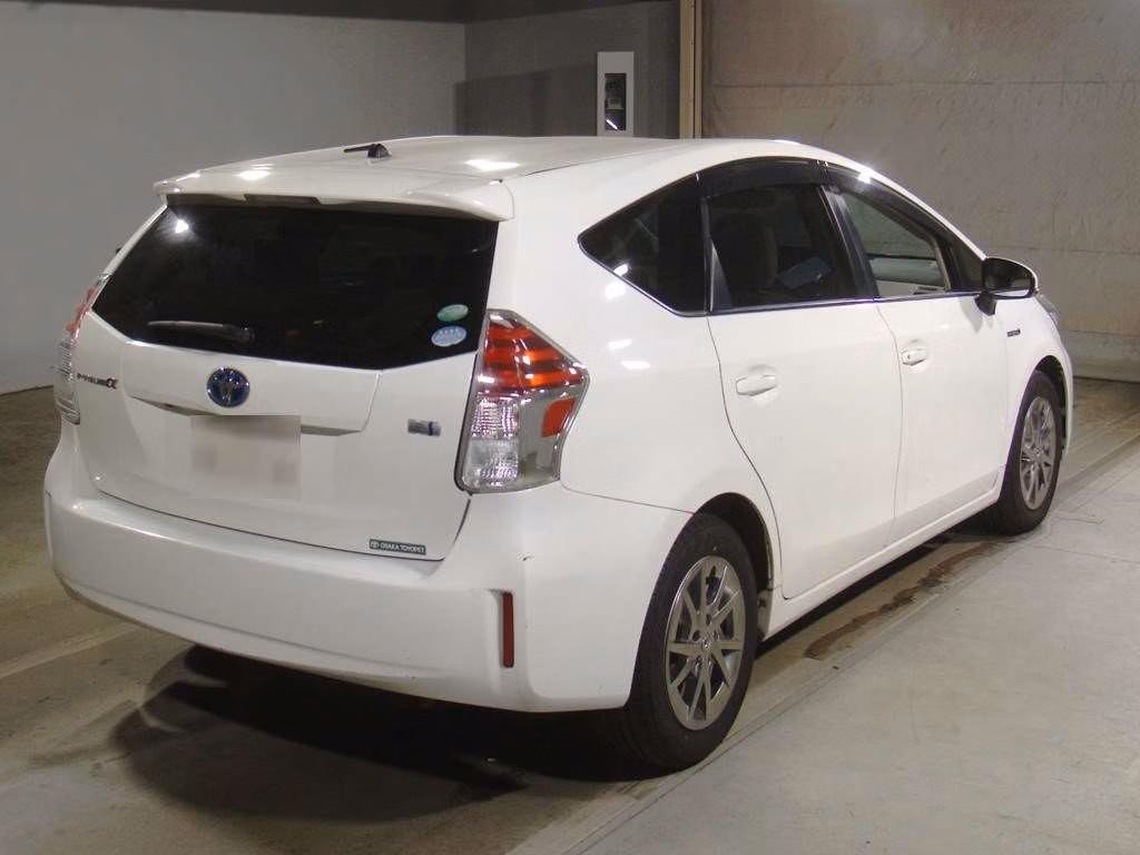 TOYOTA PRIUS ALPHA