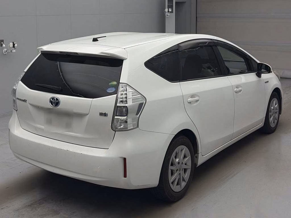 TOYOTA PRIUS ALPHA
