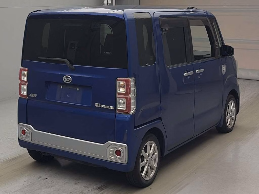DAIHATSU WAKE