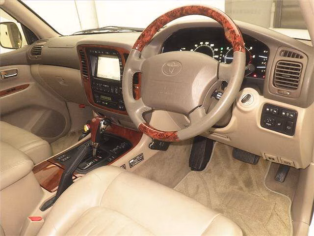 TOYOTA LAND CRUISER