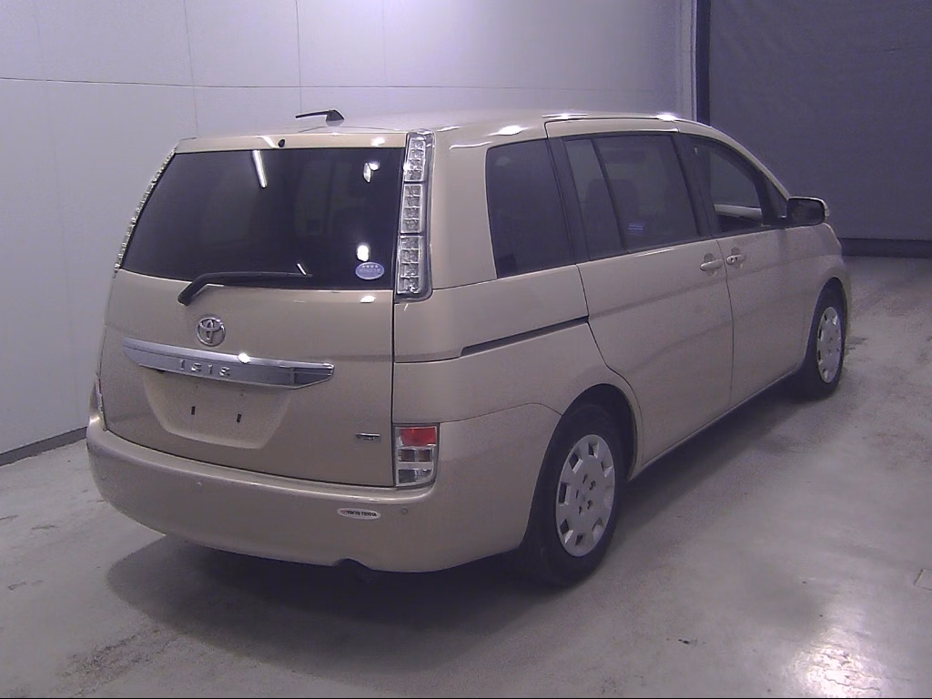 TOYOTA ISIS