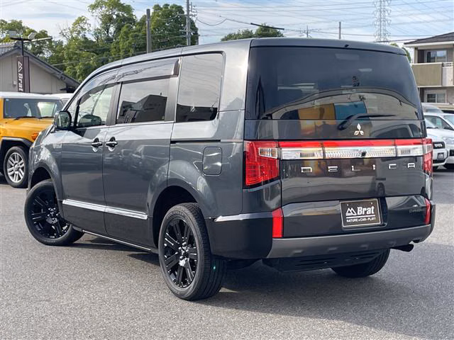 MITSUBISHI DELICA D:5