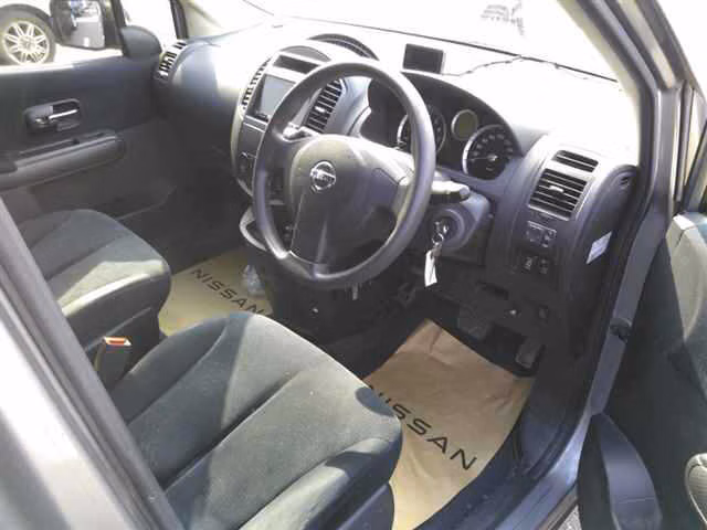 NISSAN LAFESTA