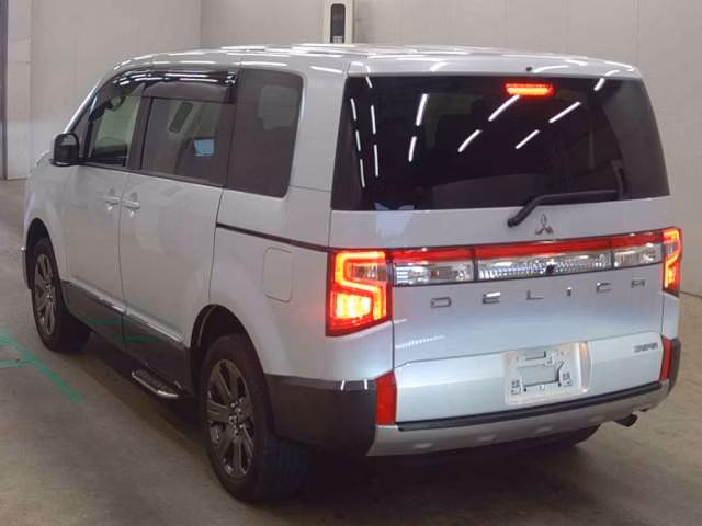 MITSUBISHI DELICA D:5