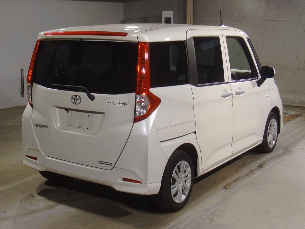 TOYOTA ROOMY