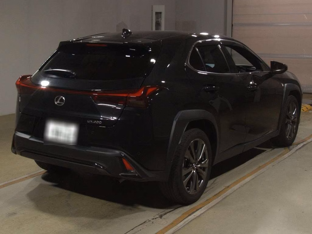 LEXUS UX200