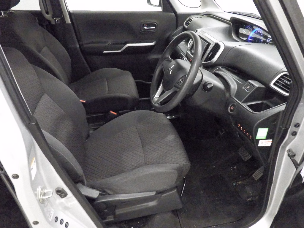 MITSUBISHI DELICA D:2