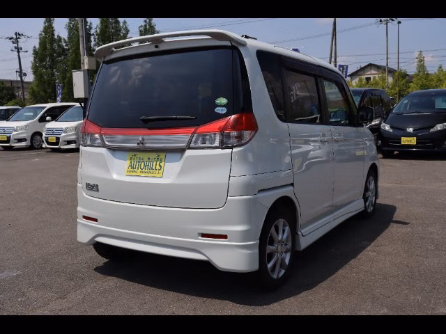 MITSUBISHI DELICA D:2
