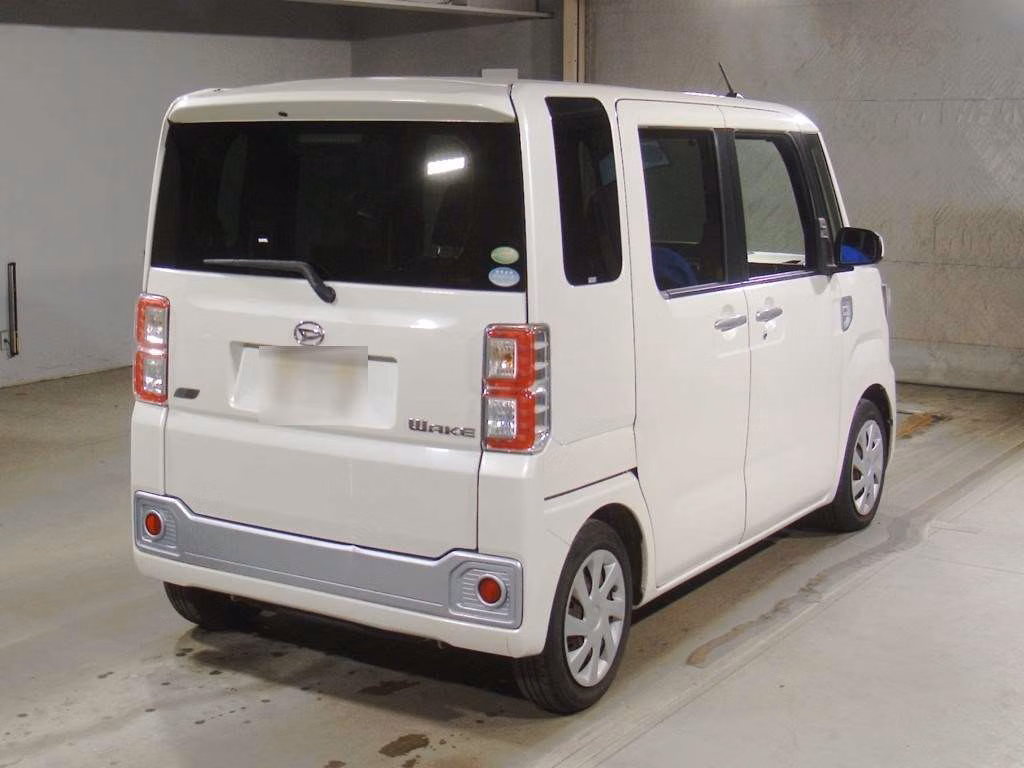 DAIHATSU WAKE