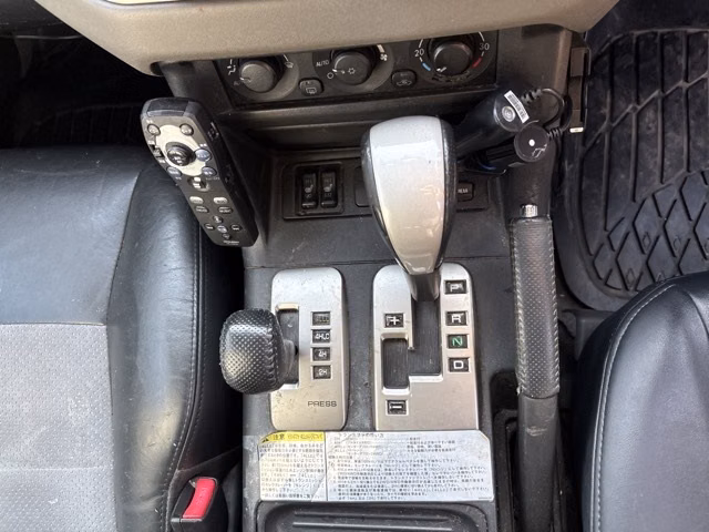 MITSUBISHI PAJERO