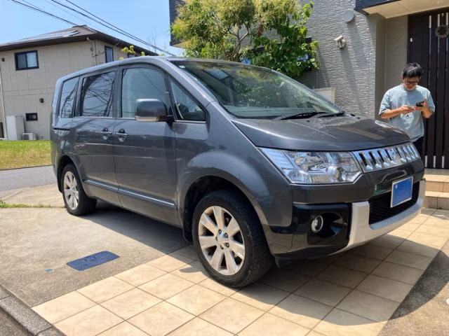 MITSUBISHI DELICA D:5