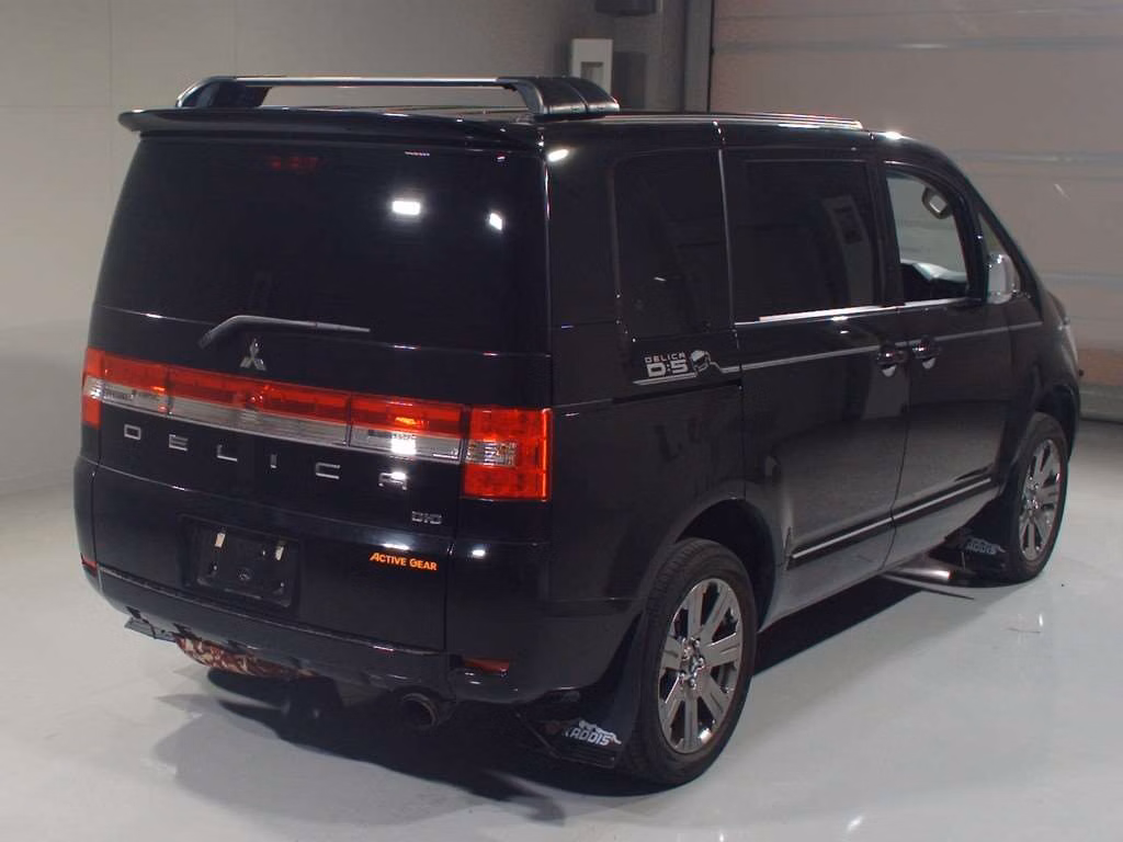 MITSUBISHI DELICA D:5