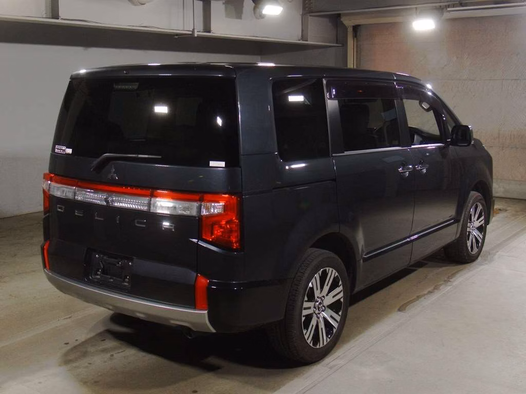 MITSUBISHI DELICA D:5