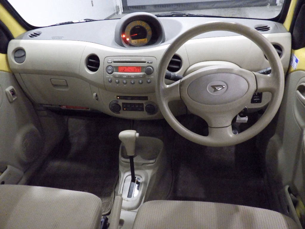 DAIHATSU ESSE