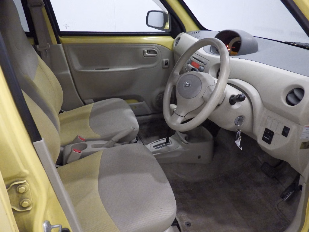 DAIHATSU ESSE