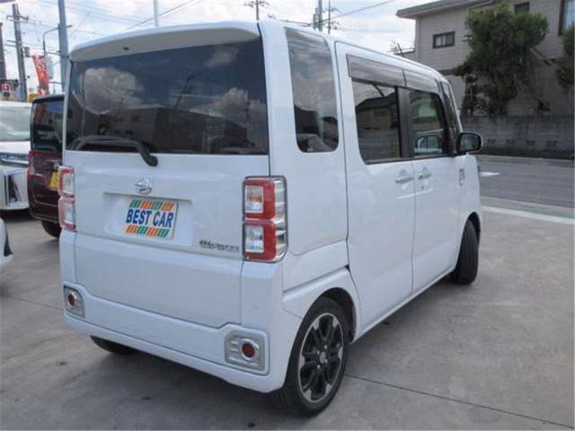 DAIHATSU WAKE