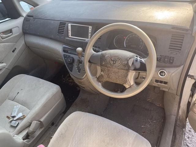 TOYOTA ISIS