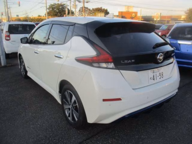 NISSAN LEAF