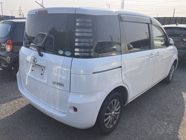 TOYOTA SIENTA