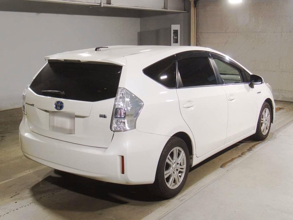 TOYOTA PRIUS ALPHA