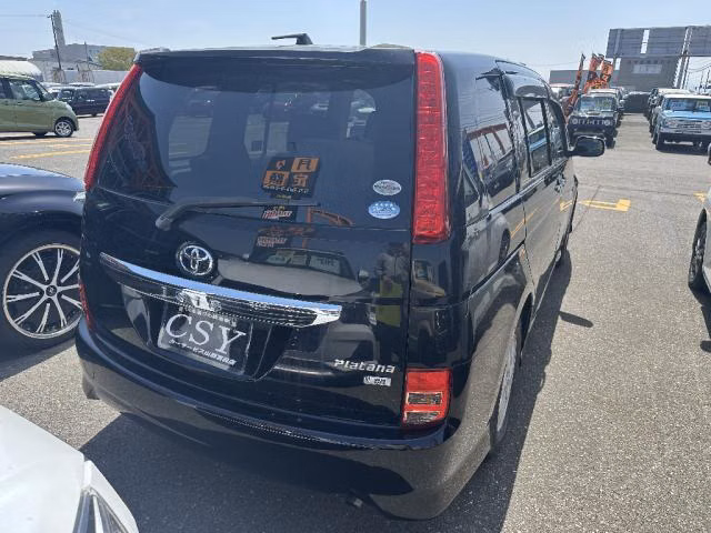 TOYOTA ISIS
