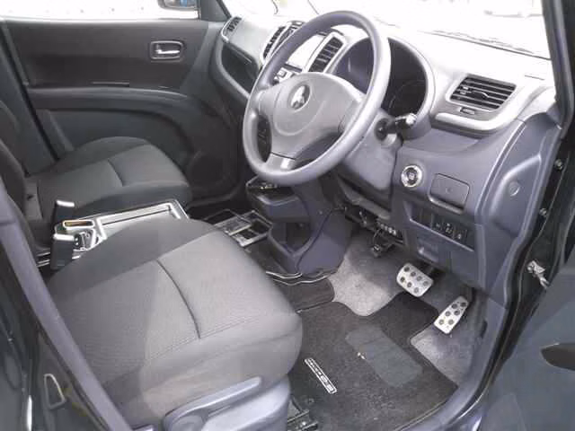 MITSUBISHI DELICA D:2