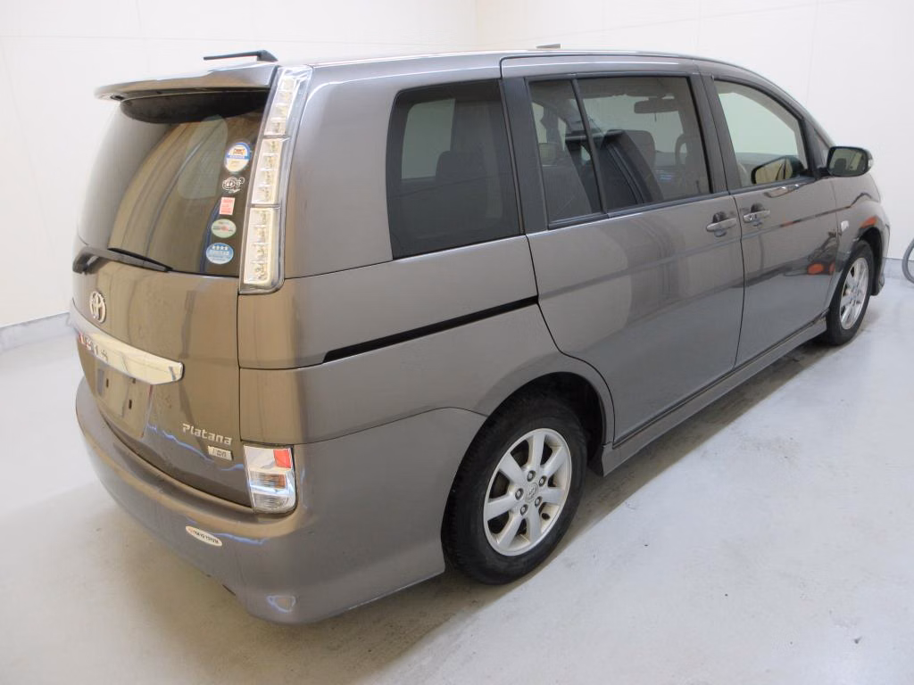 TOYOTA ISIS