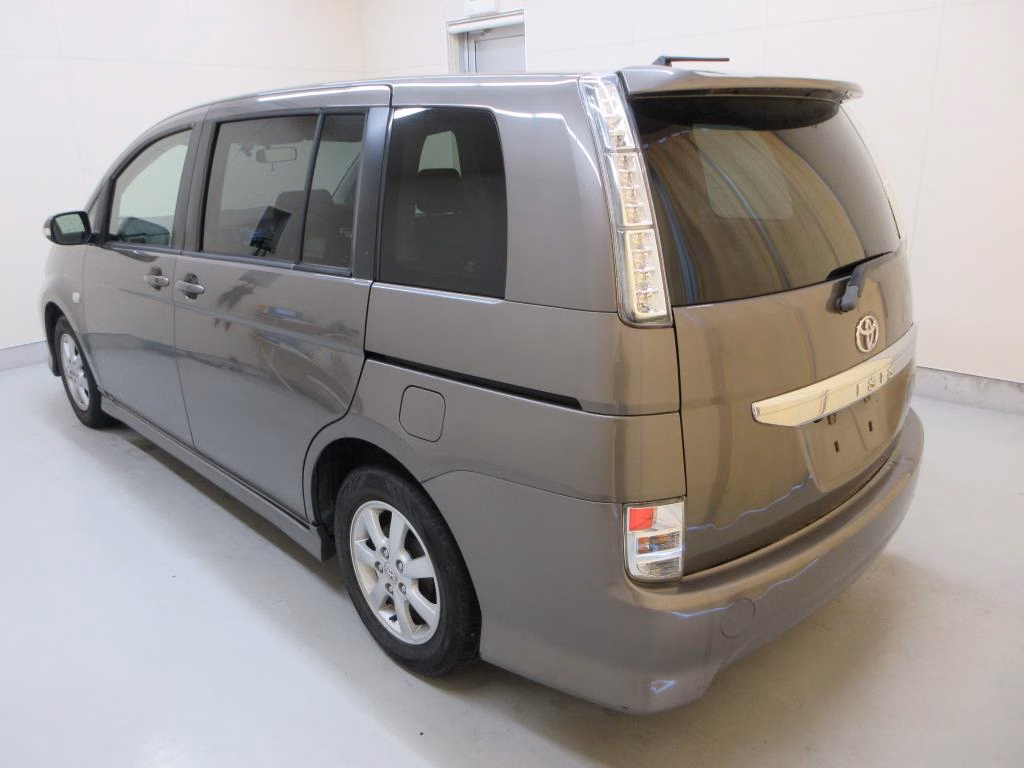 TOYOTA ISIS