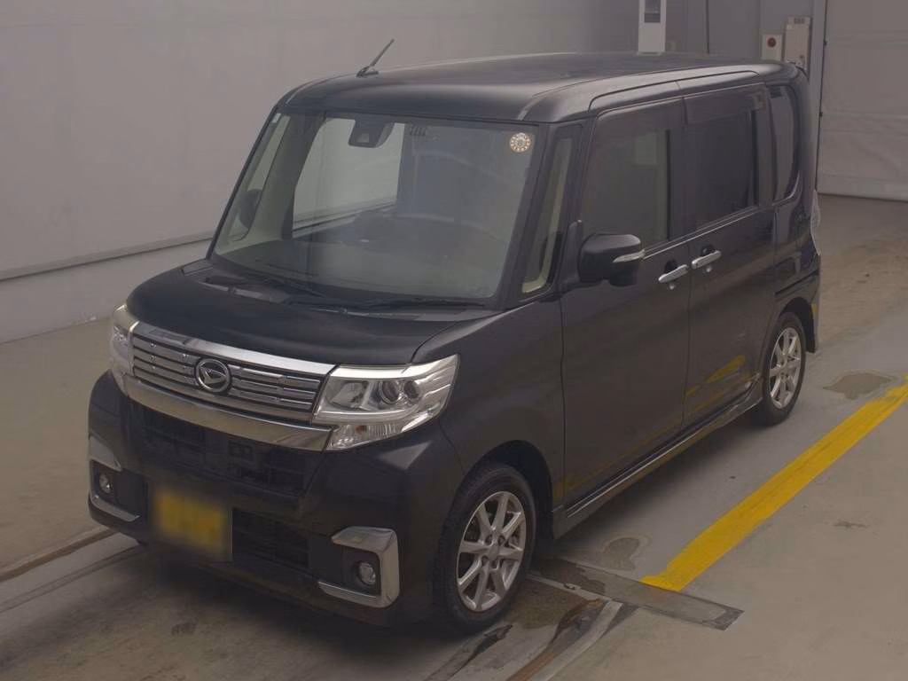 DAIHATSU WAKE
