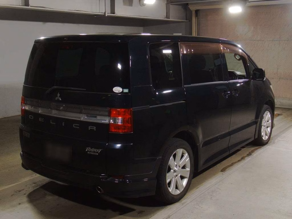 MITSUBISHI DELICA D:5