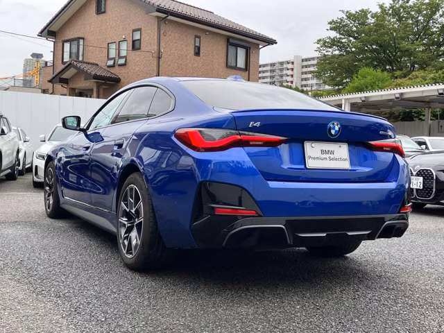 BMW I4