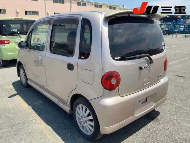 DAIHATSU MOVE LATTE