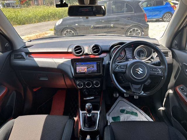SUZUKI SWIFT