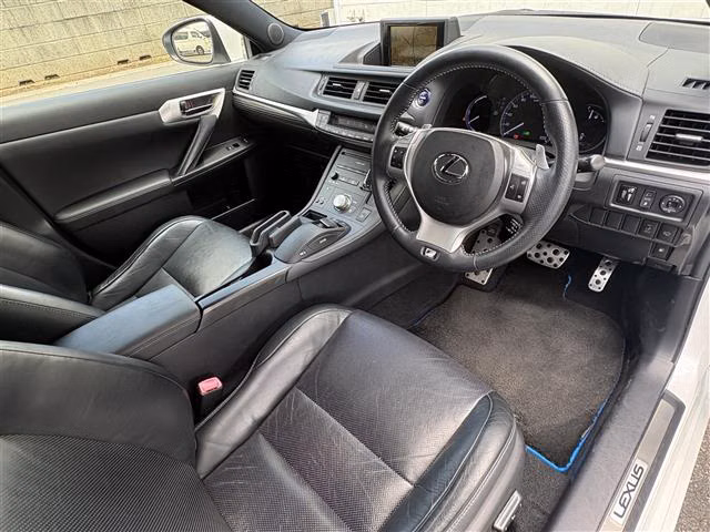 LEXUS CT200H