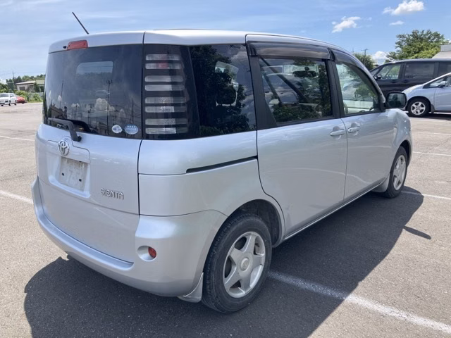 TOYOTA SIENTA