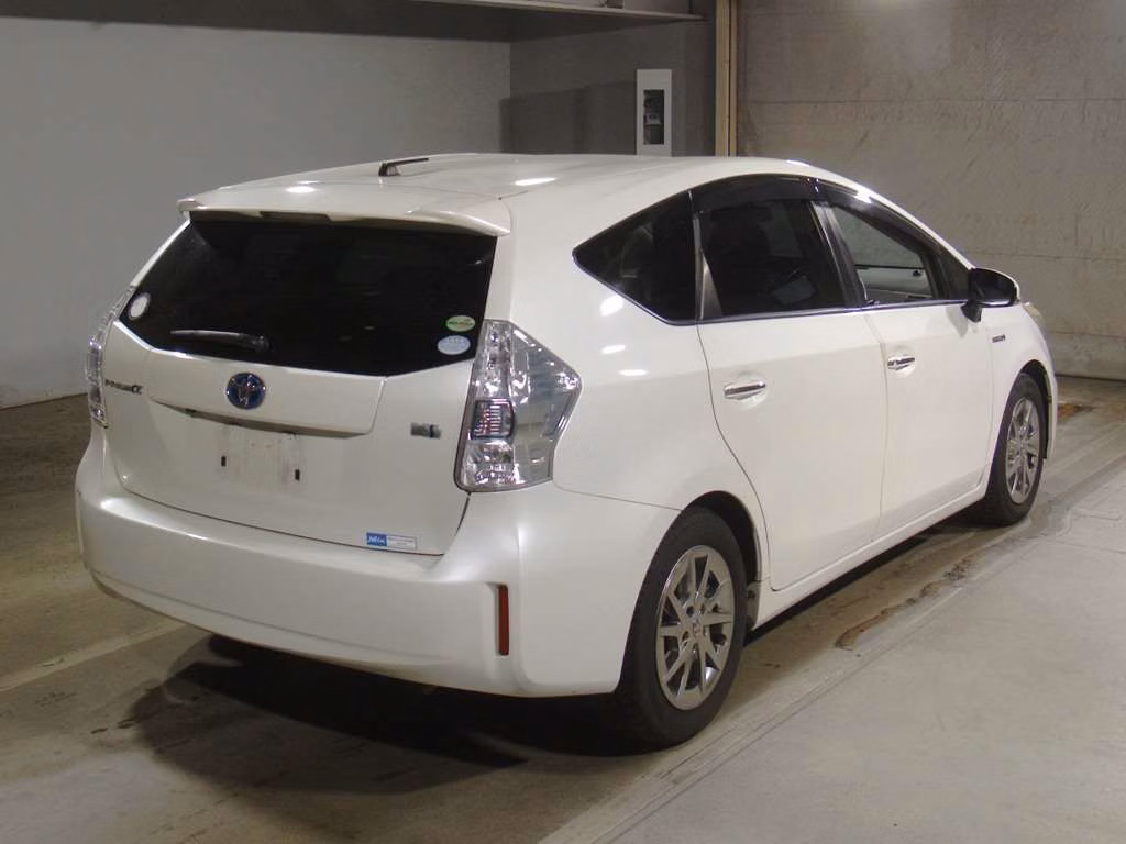 TOYOTA PRIUS ALPHA