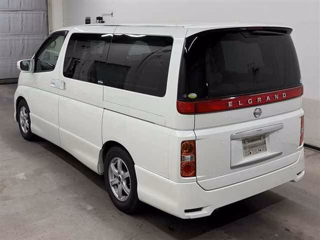 NISSAN ELGRAND