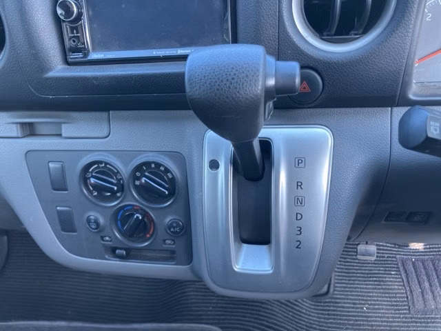 NISSAN NV350 CARAVAN