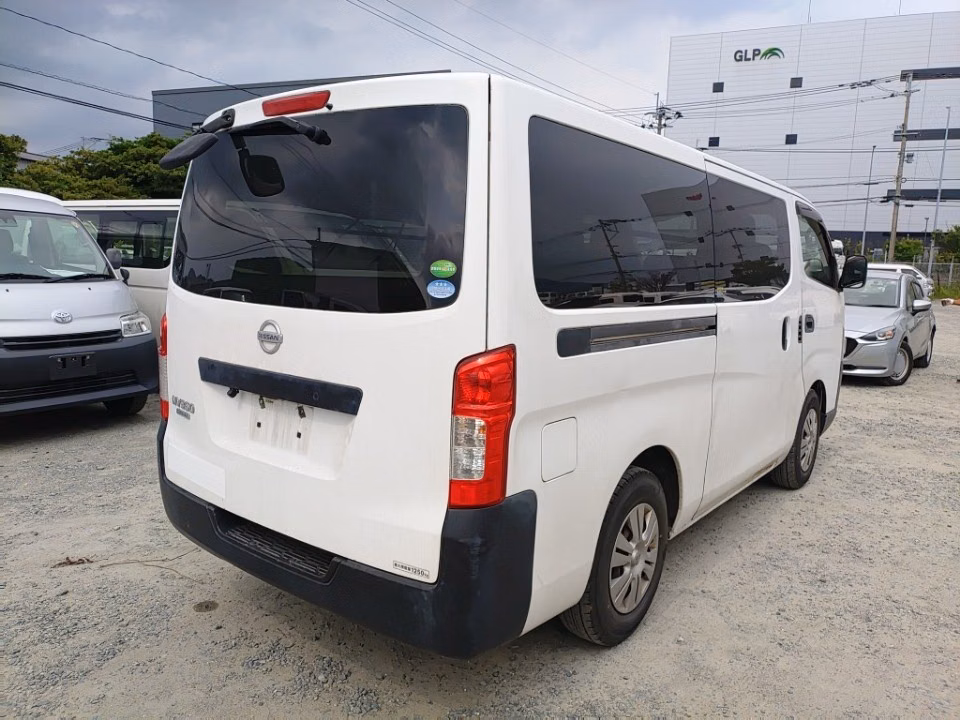 NISSAN NV350 CARAVAN
