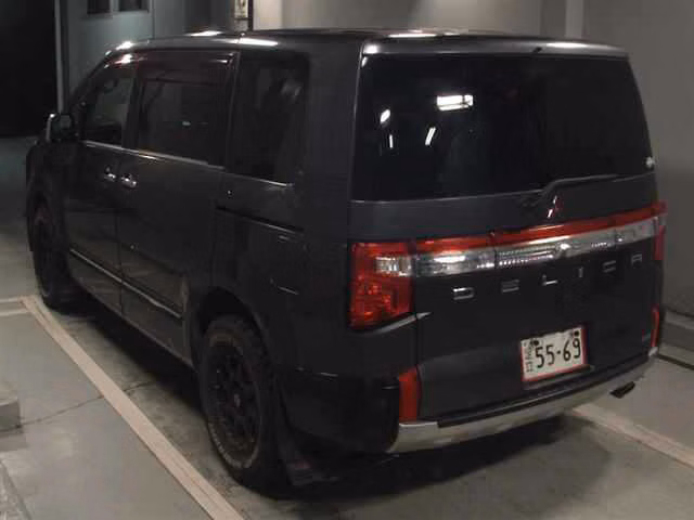 MITSUBISHI DELICA D:5