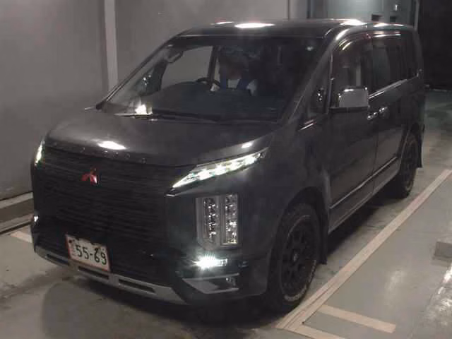 MITSUBISHI DELICA D:5