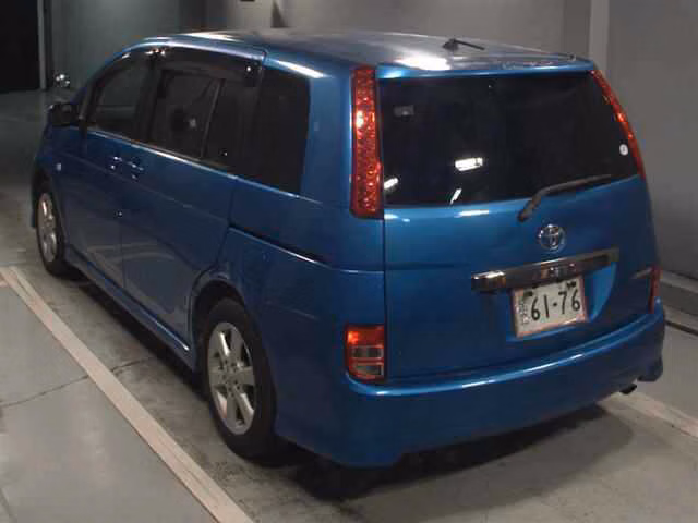 TOYOTA ISIS