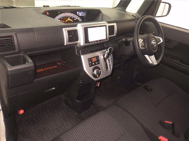 DAIHATSU WAKE