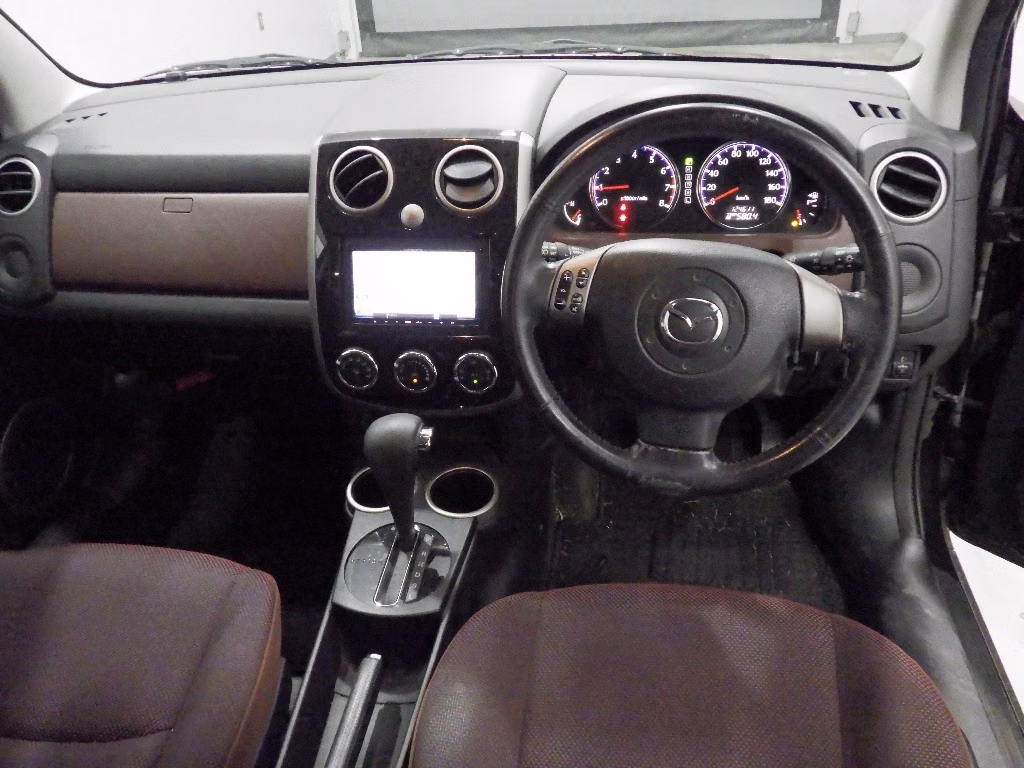 MAZDA VERISA