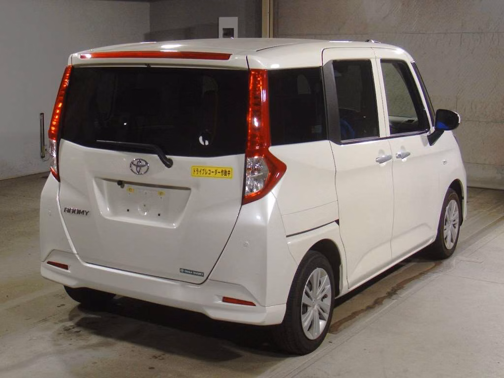 TOYOTA ROOMY