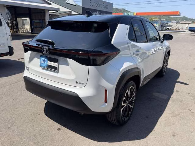 TOYOTA YARIS CROSS