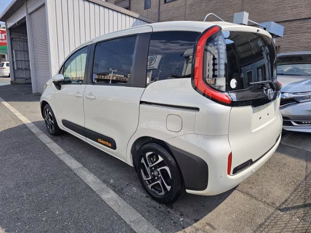 TOYOTA SIENTA