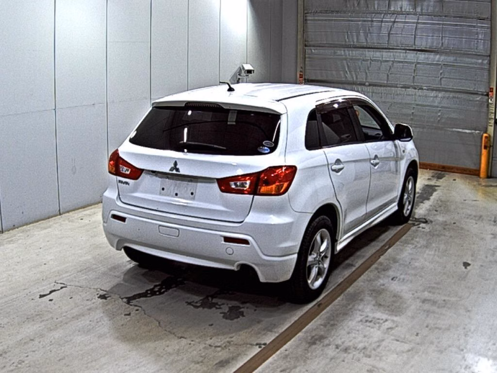 MITSUBISHI RVR